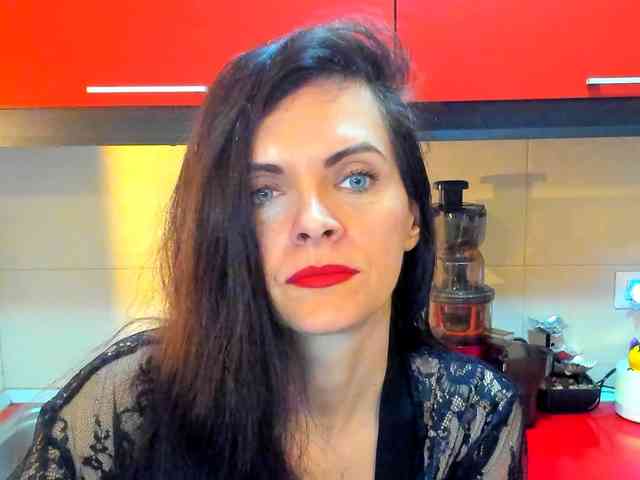 SexQueen11 webcam