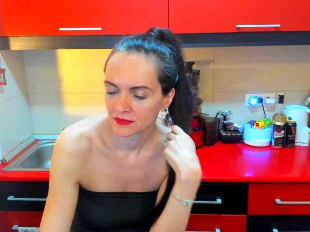 SexQueen11 webcam