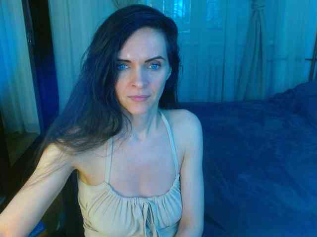 SexQueen11 webcam