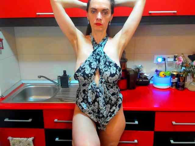 SexQueen11 webcam