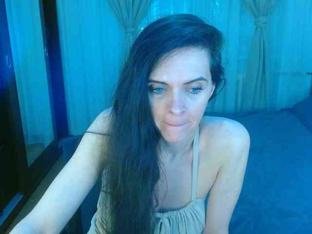 SexQueen11 webcam