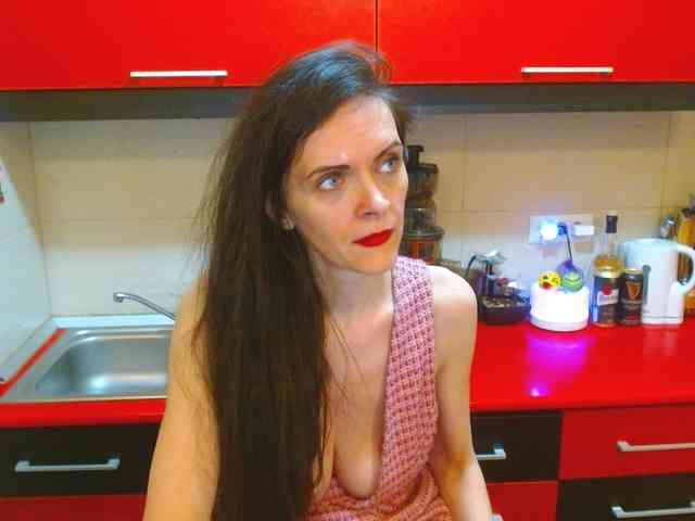 SexQueen11 webcam