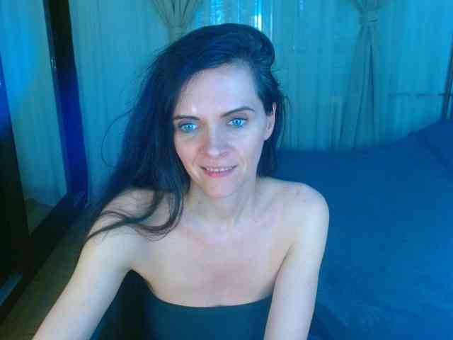 SexQueen11 webcam