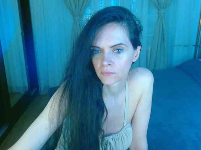 SexQueen11 webcam