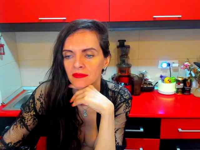 SexQueen11 webcam