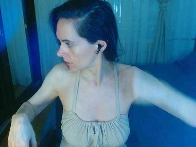 SexQueen11 webcam