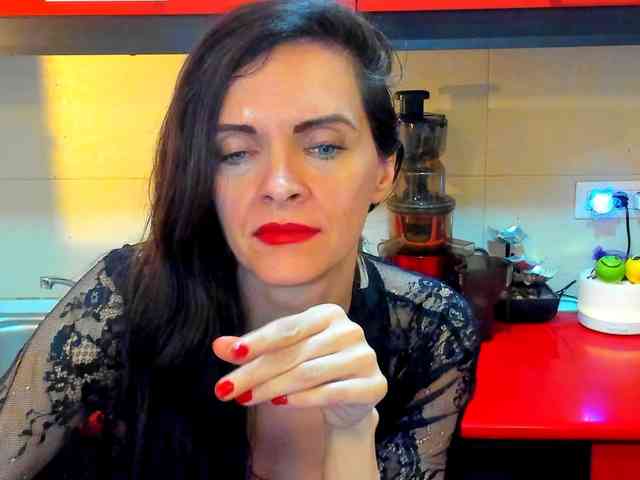 SexQueen11 webcam