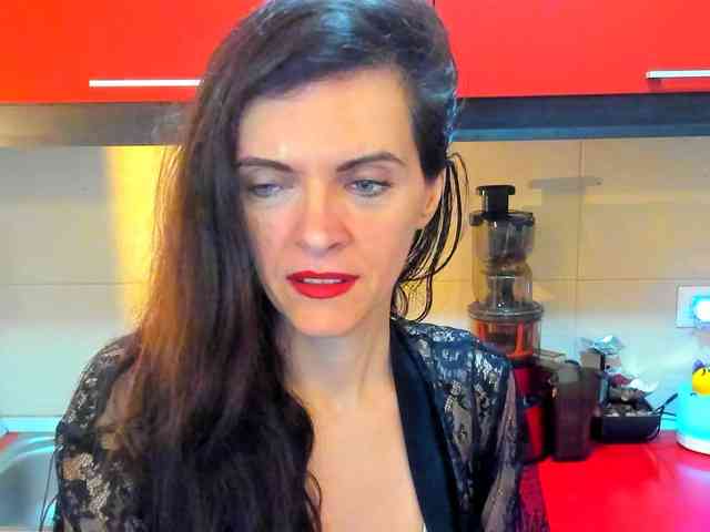 SexQueen11 webcam