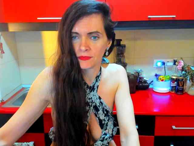 SexQueen11 webcam