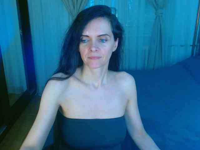 SexQueen11 webcam