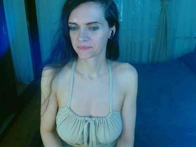 SexQueen11 webcam