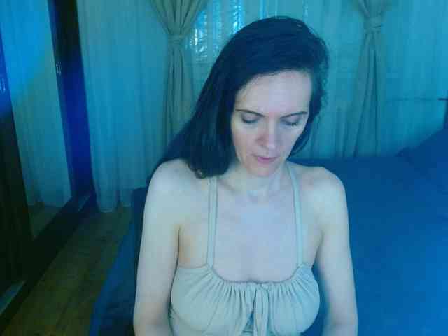 SexQueen11 webcam
