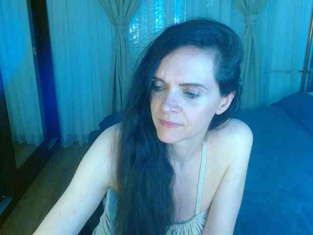 SexQueen11 webcam