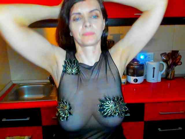 SexQueen11 webcam