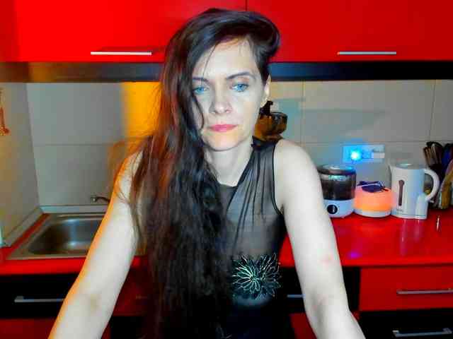 SexQueen11 webcam