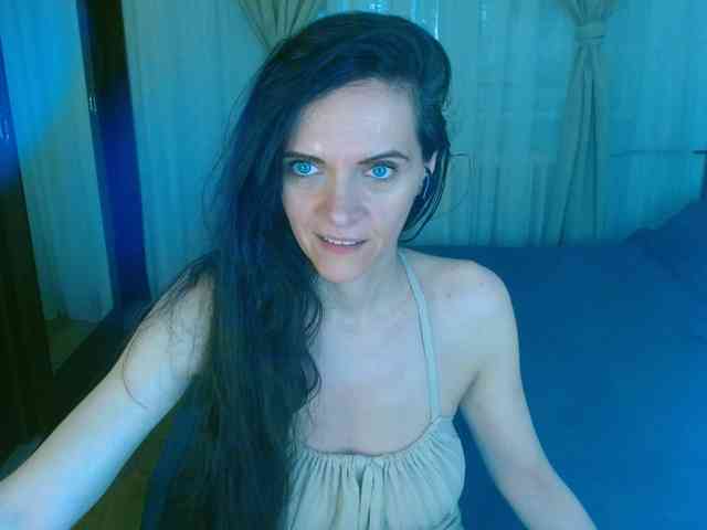 SexQueen11 webcam