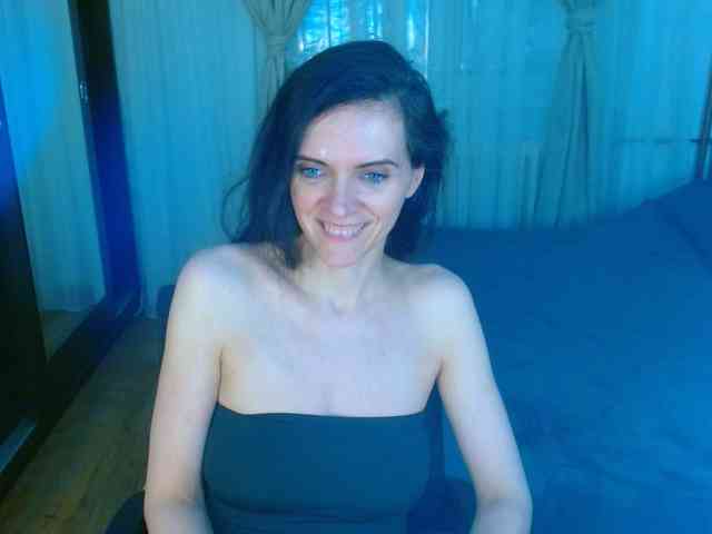 SexQueen11 webcam