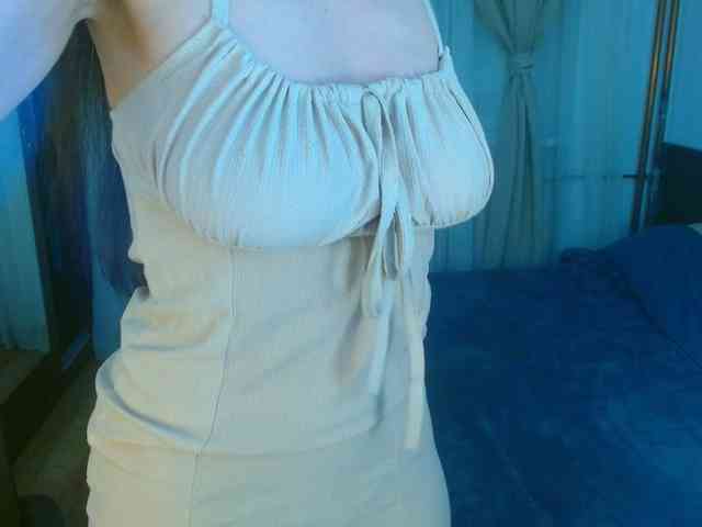 SexQueen11 webcam