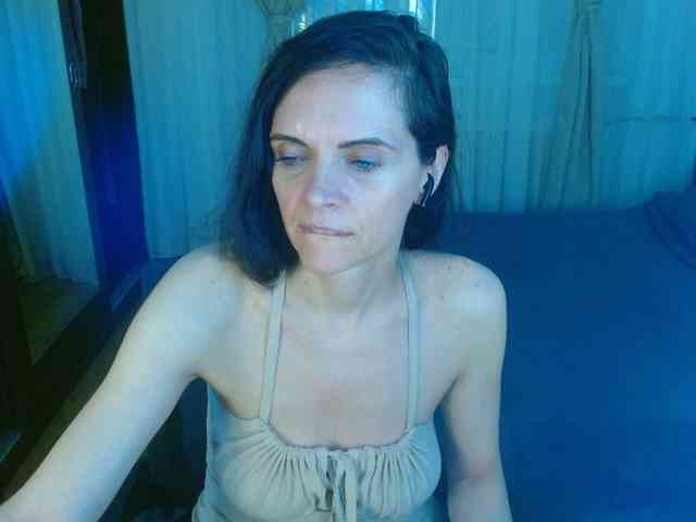 SexQueen11 webcam