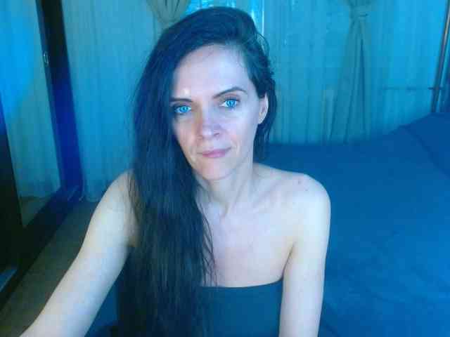 SexQueen11 webcam