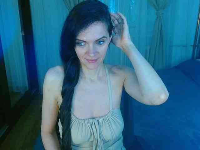 SexQueen11 webcam