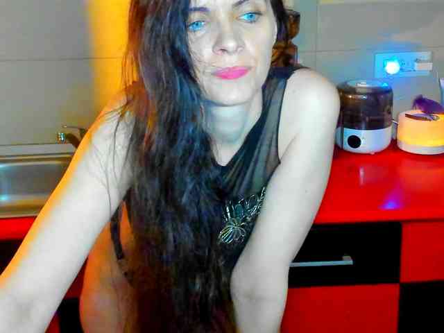 SexQueen11 webcam