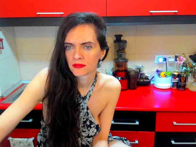 SexQueen11 webcam