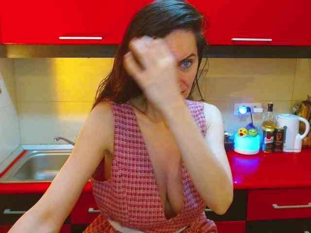SexQueen11 webcam