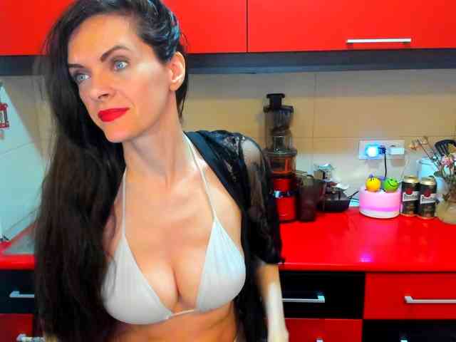 SexQueen11 webcam