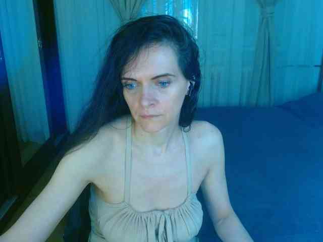 SexQueen11 webcam