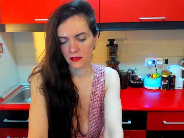 SexQueen11 webcam