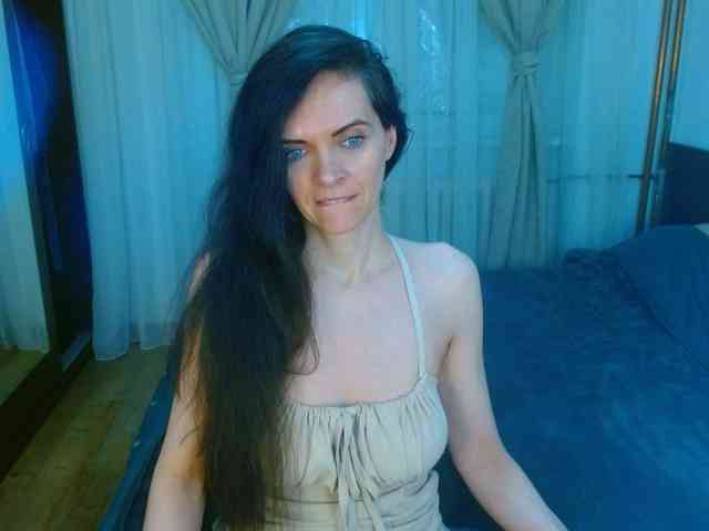 SexQueen11 webcam