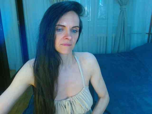 SexQueen11 webcam