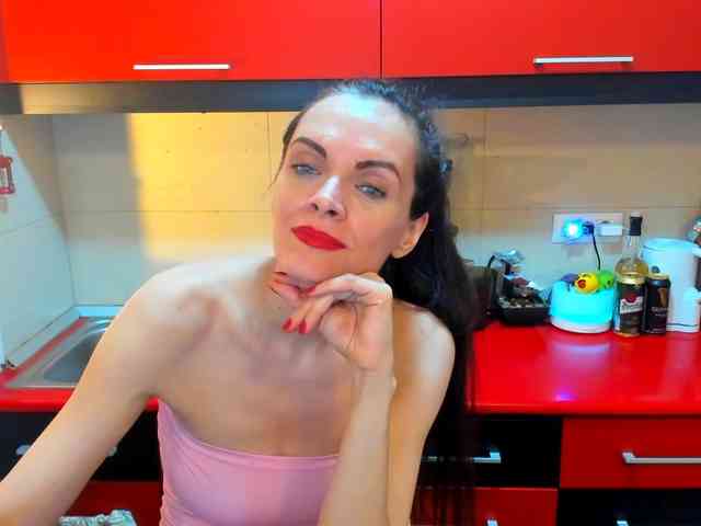 SexQueen11 webcam