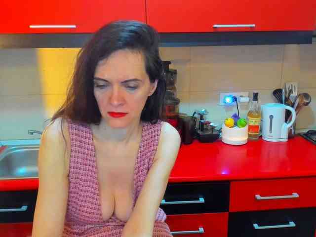 SexQueen11 webcam
