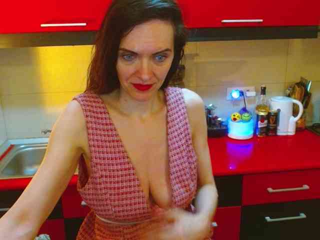 SexQueen11 webcam