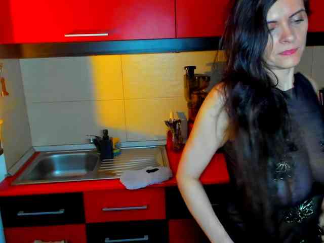 SexQueen11 webcam