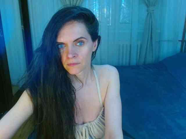 SexQueen11 webcam