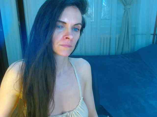 SexQueen11 webcam