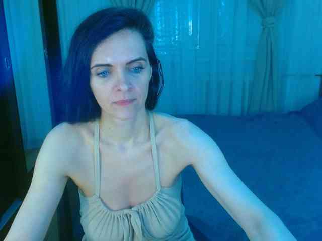 SexQueen11 webcam
