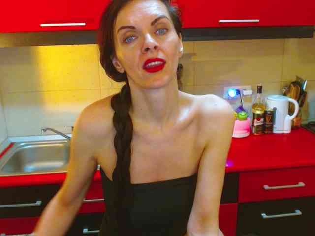 SexQueen11 webcam
