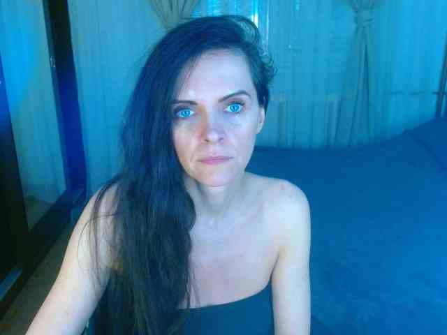 SexQueen11 webcam