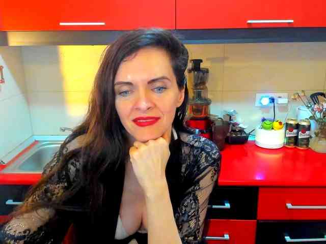 SexQueen11 webcam