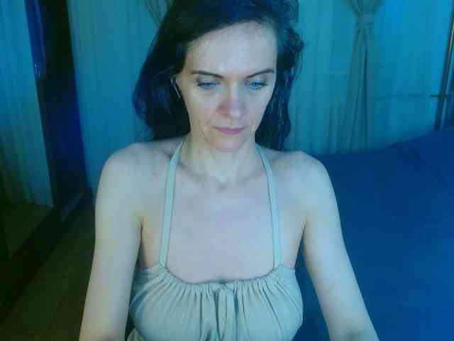 SexQueen11 webcam