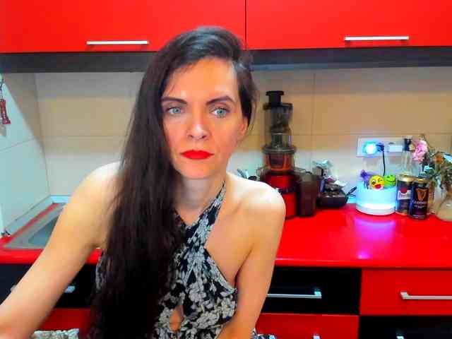 SexQueen11 webcam