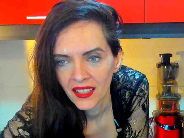 SexQueen11 webcam
