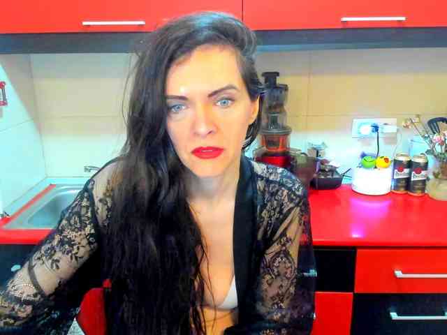 SexQueen11 webcam