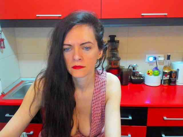 SexQueen11 webcam