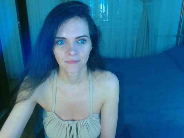 SexQueen11 webcam