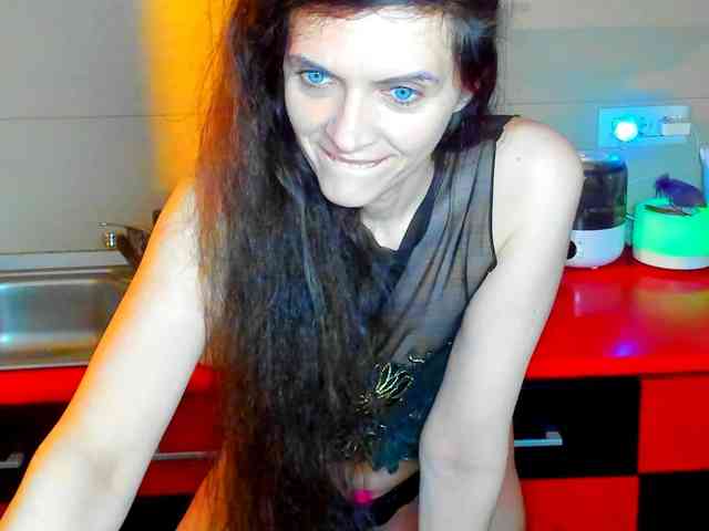 SexQueen11 webcam